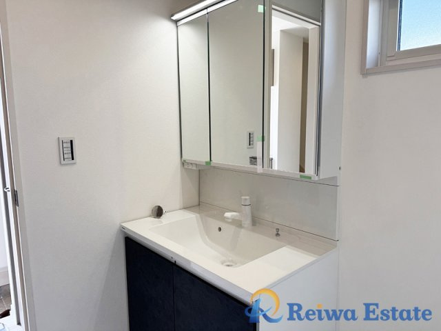 新築戸建　高座郡寒川町岡田7丁目　の独立洗面台