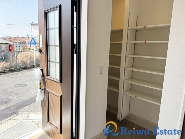 新築戸建　高座郡寒川町岡田7丁目　の玄関