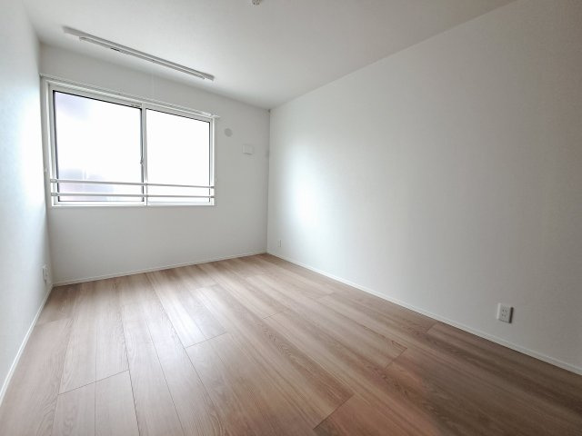 エムライズ西宮の洋室