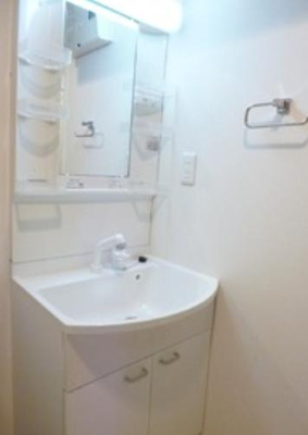 【独立洗面台】 | RAUM-ラウム- | 朝の支度にも助かる、独立の洗髪洗面化粧台