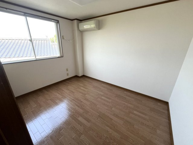 シャルマンハイツの洋室