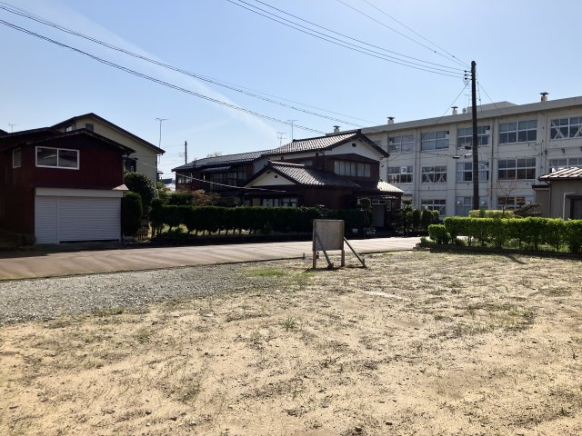 見附市本所1丁目564番4土地（更地渡し）の外観