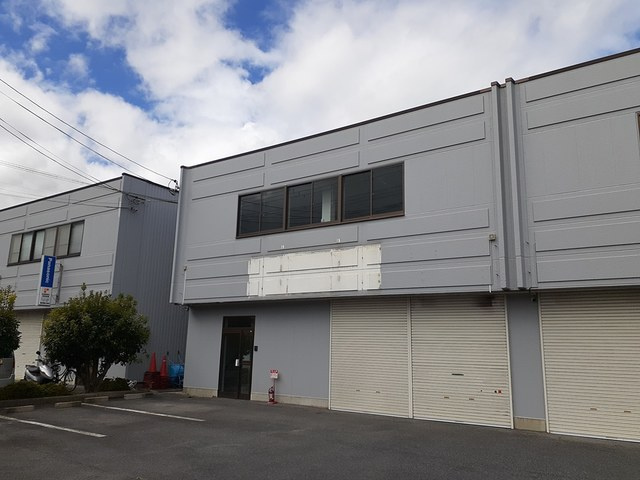 守山市古高町の倉庫の外観|落ち着いた雰囲気の外観です