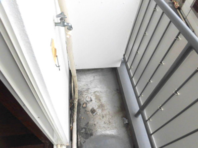 【設備】 | ニュー豊里 | 室外洗濯機置き場です。