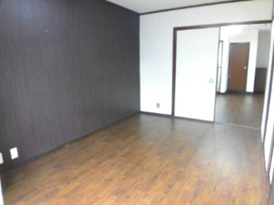 【寝室】 | ニュー豊里 | フローリングの綺麗なお部屋です。