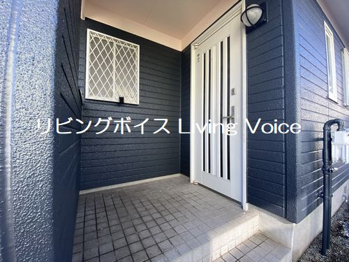 【エントランス】 | 【仲介手数料０円】厚木市森の里5丁目　中古一戸建て | 厚木市森の里5丁目　中古一戸建て