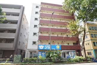 【外観】 | さほど大きなサイズではありませんが、清潔感があり、好感の持てるマンション外観。ぜひ一度、現地でご覧ください。～即日のご見学可能～　お問合せはお気軽にどうぞ。