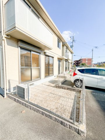 ハッピーヴィレッジ　Ｃ棟の庭|陽当たり良好な専用庭です♪