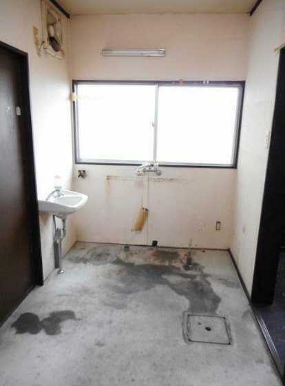 近江八幡市西庄町の店舗の内装|室内です