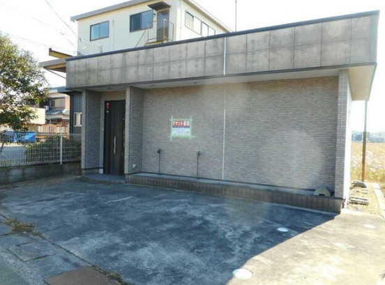 近江八幡市西庄町の店舗の外観|物件の外観です