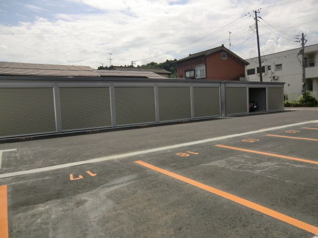 浅祐ガレージ＆パーキングの外観