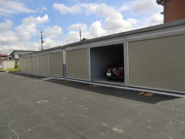 浅祐ガレージ＆パーキングの外観