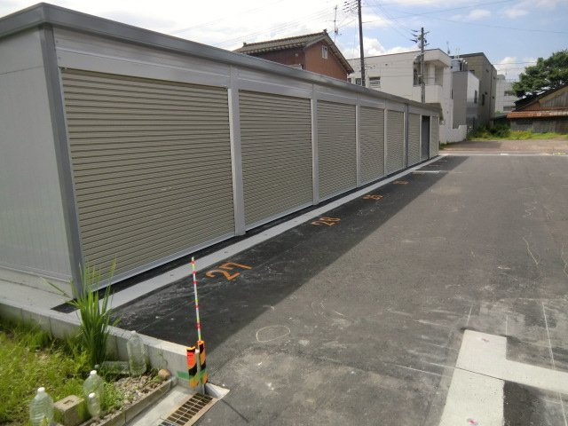 浅祐ガレージ＆パーキングの外観
