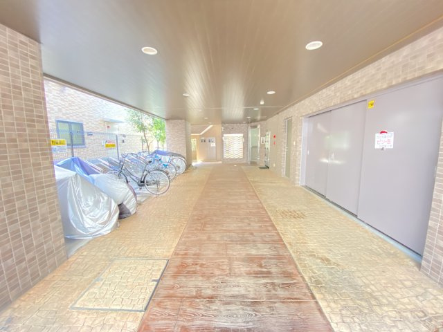 カーサ松戸のエントランス