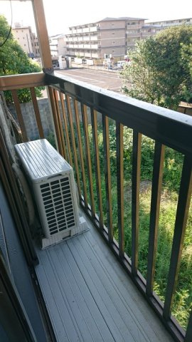 粟田口鳥居町戸建のバルコニー|こちらは裏手、北側のバルコニーです