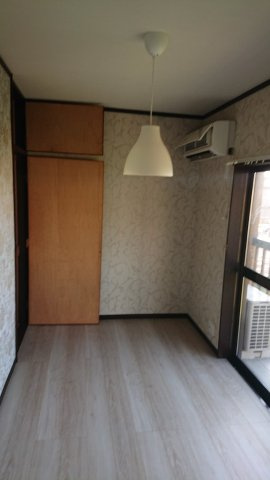 粟田口鳥居町戸建の洋室|フローリングの2階４帖洋室