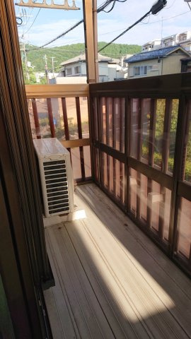 粟田口鳥居町戸建のバルコニー|日当たり良好です