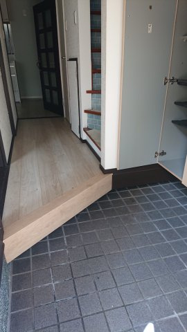 粟田口鳥居町戸建の玄関|広々しています