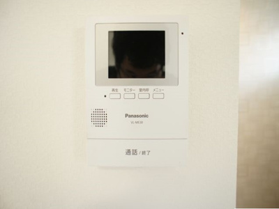 【セキュリティ】 | ルナコートⅡ | 訪問者の確認ができるTVドアホン付きです♪