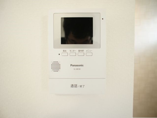 【セキュリティ】 | ルナコートⅡ | 訪問者の確認ができるTVドアホン付きです♪