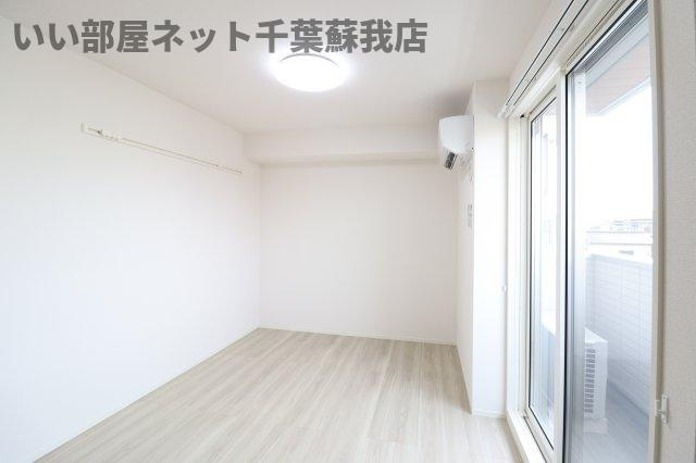 コンフォール古市場 ANNEXの洋室|明るい洋室です