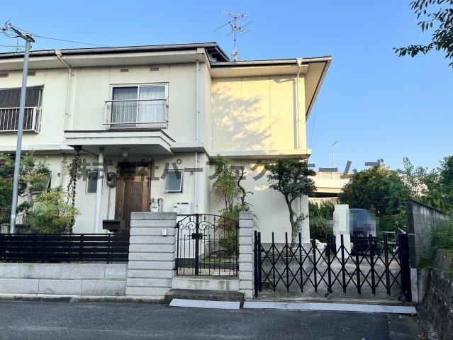 交野市松塚のテラスの外観|外観もきれいです