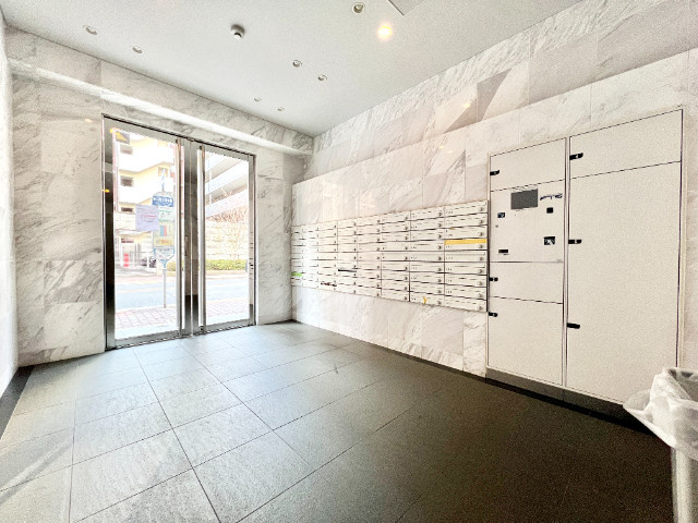 ブライズ蒲田ウエストWESTのエントランス