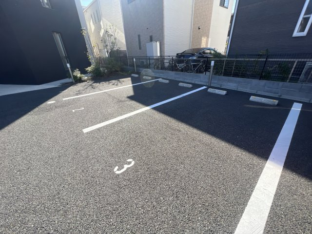 姫路市飾磨区西浜町１丁目の賃貸マンションの駐車場
