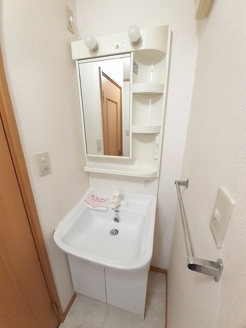 フォレスト金の原Ⅱの洗面所|明るい洗面所です★