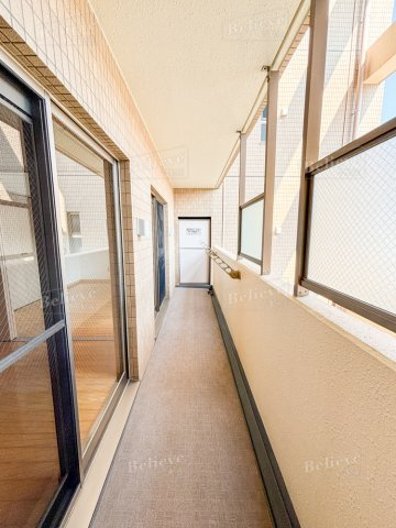 ロイヤルタワー花畑駅前のバルコニー|陽当たり良好なバルコニーです♪