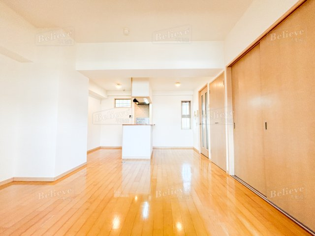 ロイヤルタワー花畑駅前の内装