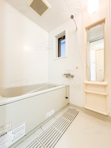 ロイヤルタワー花畑駅前の浴室|きれいなお風呂です♪