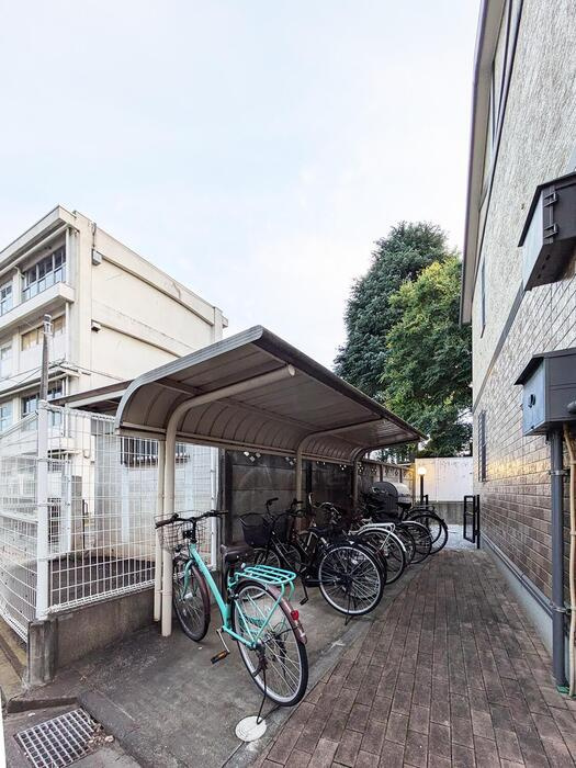 パークヒルズ白糸台の駐車場