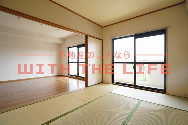 ステラコート弐番館【キャッシュバック対象物件】の和室|和室があれば、来客や子供用のスペースとして活躍します