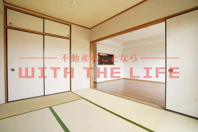 ステラコート弐番館【キャッシュバック対象物件】の和室|畳の上でゆっくりとくつろげる和室です