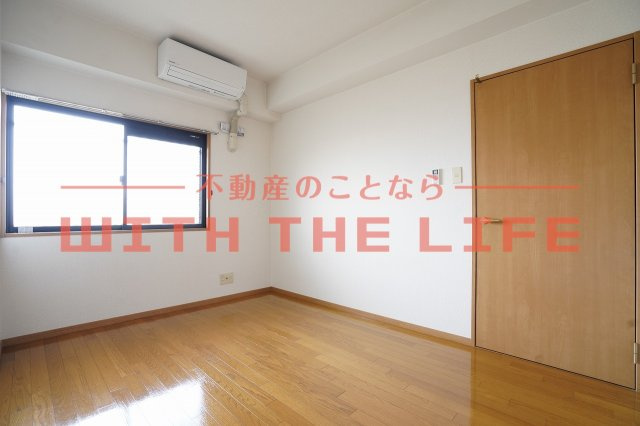 ステラコート弐番館【キャッシュバック対象物件】の洋室|広々とした洋室です