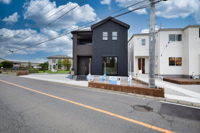 【前面道路含む現地写真】 | Livele Garden.S　太田第6大原町　1号棟 | 明るく開放的な角地の区画の物件です♪