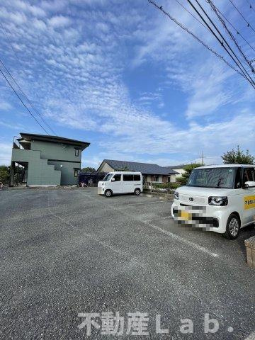 ヴィラエスポワールの駐車場