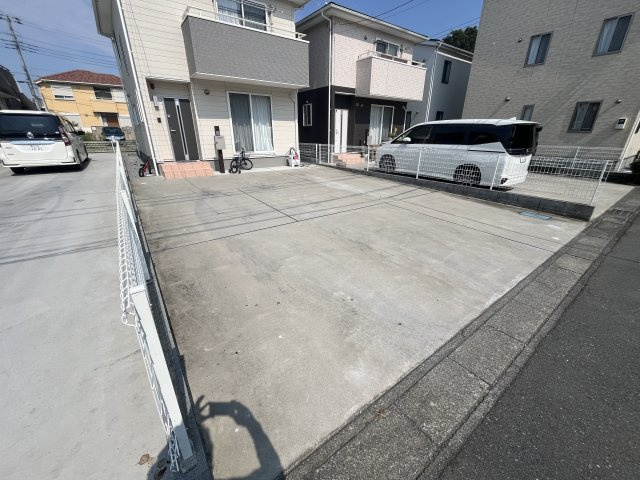 さいたま市岩槻区西町３丁目の一戸建ての駐車場|駐車場完備です