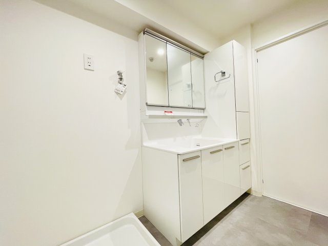 グリーンパーク西八王子【仲介手数料無料】　八王子市追分町17-4　中古マンションの洗面所|洗面台も新規取り換え済みです。～仲介手数料無料☆八王子ひなた不動産～グリーンパーク西八王子