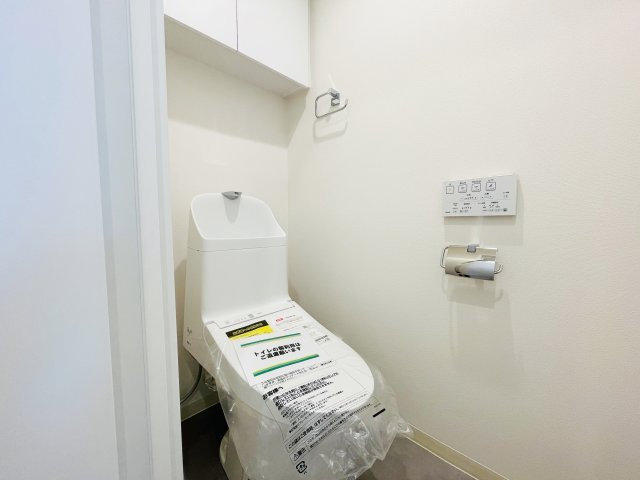 グリーンパーク西八王子【仲介手数料無料】　八王子市追分町17-4　中古マンションのトイレ|新品に交換済みのトイレです。～仲介手数料無料☆八王子ひなた不動産～グリーンパーク西八王子