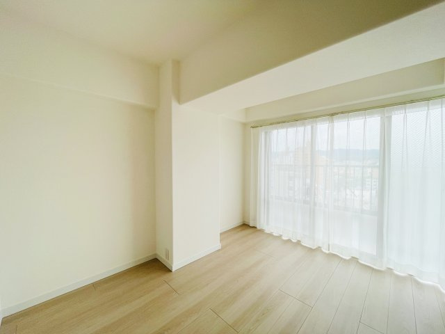 グリーンパーク西八王子【仲介手数料無料】　八王子市追分町17-4　中古マンションの洋室|全居室に収納スペースあり。タンス不要でお部屋を広々と使えます。～仲介手数料無料☆八王子ひなた不動産～グリーンパーク西八王子