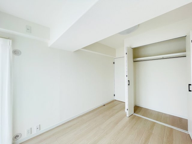 グリーンパーク西八王子【仲介手数料無料】　八王子市追分町17-4　中古マンションの洋室|全居室に収納スペースあり。タンス不要でお部屋を広々と使えます。～仲介手数料無料☆八王子ひなた不動産～グリーンパーク西八王子