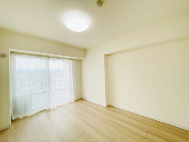 グリーンパーク西八王子【仲介手数料無料】　八王子市追分町17-4　中古マンションの洋室|全居室に収納スペースあり。タンス不要でお部屋を広々と使えます。～仲介手数料無料☆八王子ひなた不動産～グリーンパーク西八王子