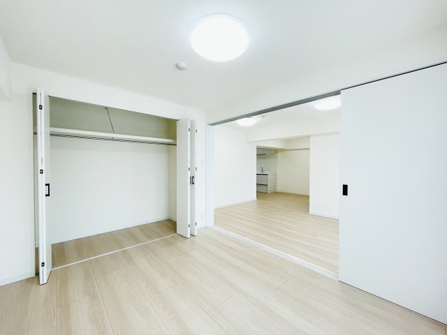 グリーンパーク西八王子【仲介手数料無料】　八王子市追分町17-4　中古マンションの洋室|全居室に収納スペースあり。タンス不要でお部屋を広々と使えます。～仲介手数料無料☆八王子ひなた不動産～グリーンパーク西八王子