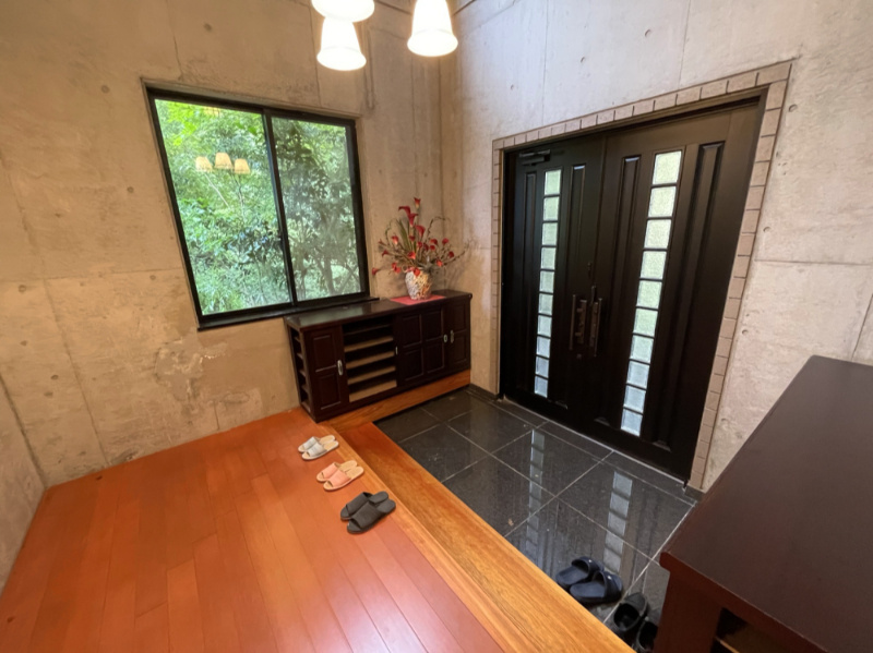 吉藤5丁目戸建の玄関