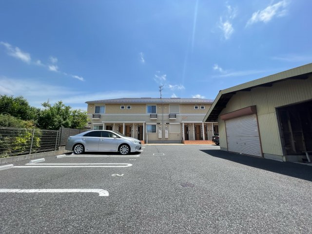 スタッピハウスの駐車場|駐車場があるので、車を買う予定の方も安心です