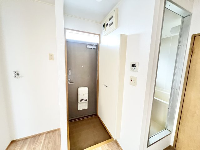 アネックス山王3番館の玄関|※別部屋参考写真