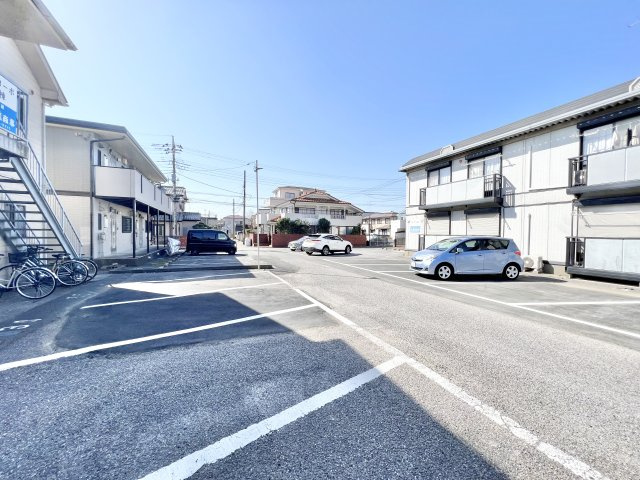 アネックス山王3番館の駐車場