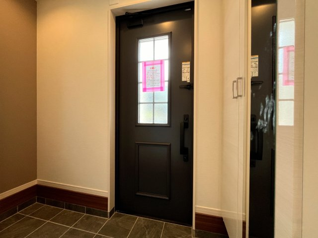 『八王子市新築戸建て』八王子市絹ケ丘2-49‐11【仲介手数料無料】　５期の玄関|～仲介手数料無料☆八王子ひなた不動産～八王子市絹ケ丘　新築戸建て